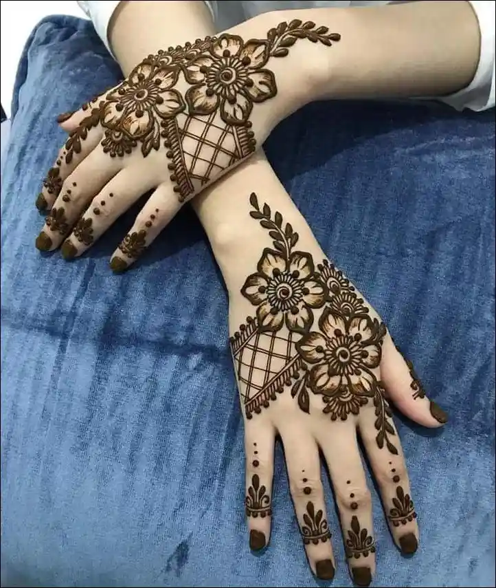 front-hand-mehndi-design