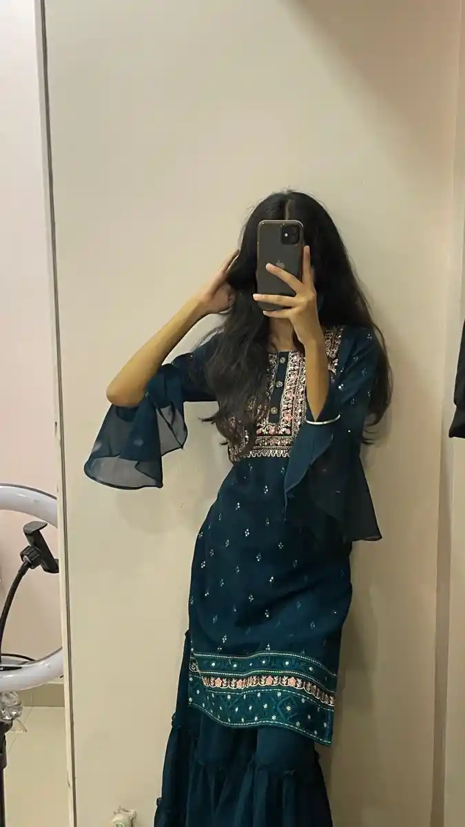 mirror-hide-face-girl-dp