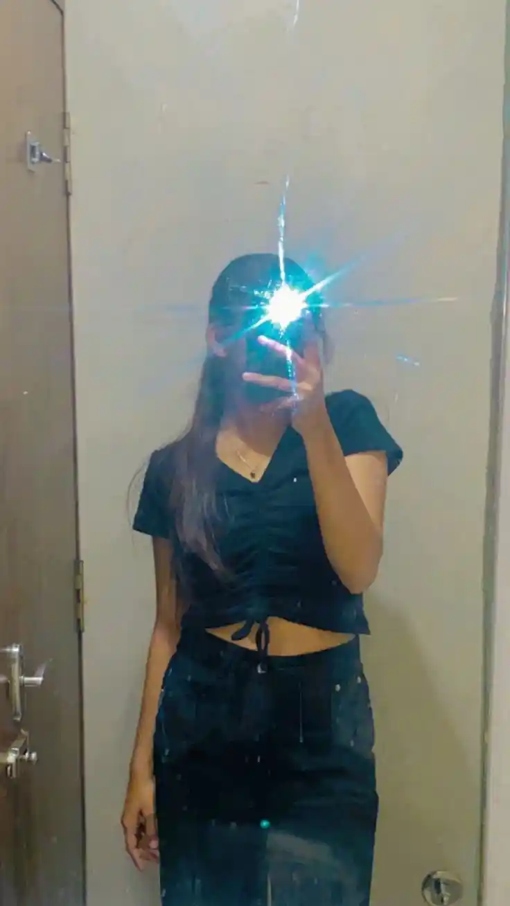 mirror-selfie-girl-pic