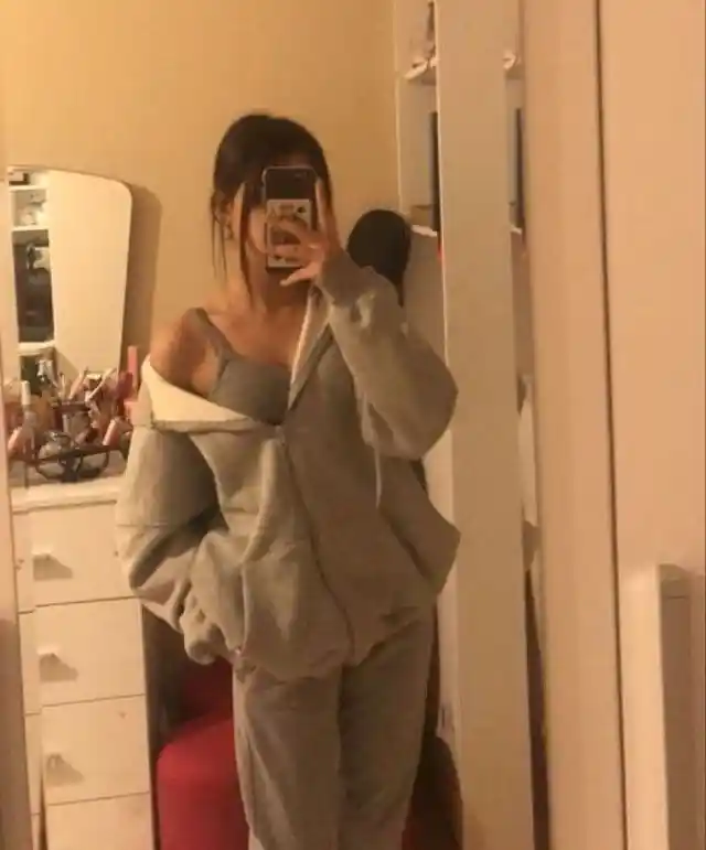 real-hide-face-girl-pic