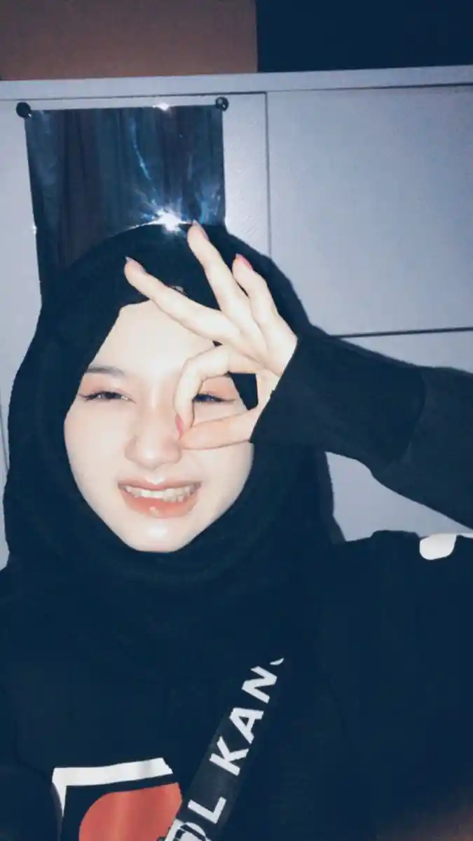 stylish-instagram-hijab-girl-dp