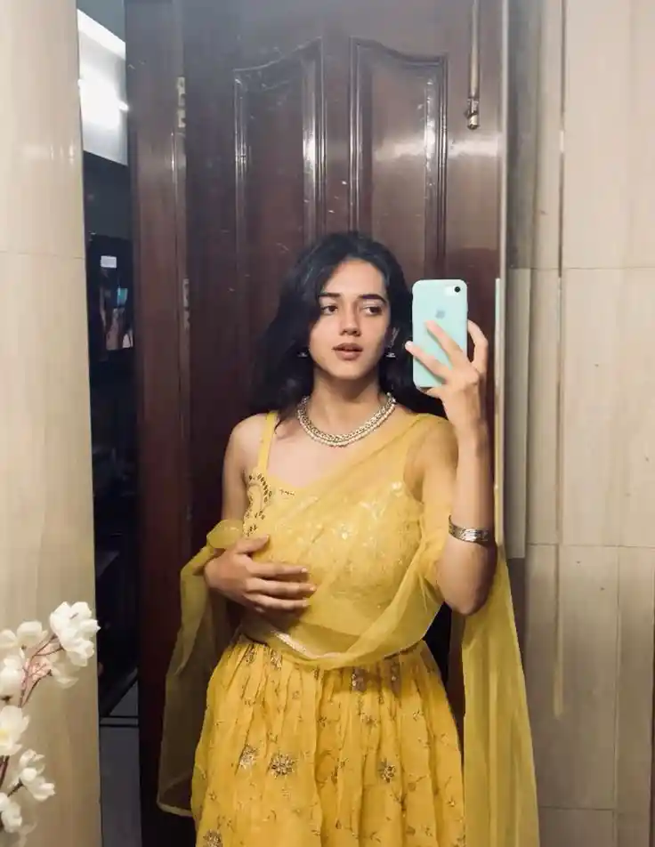 attitude-girls-dp-for-whatsapp