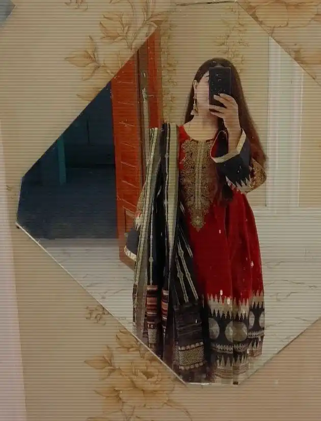 hide-face-girl-pic-dp