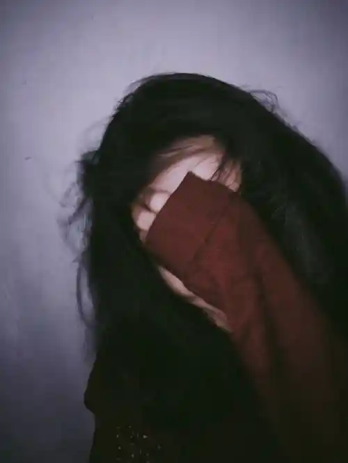 sad-girl-dp-for-whatsapp