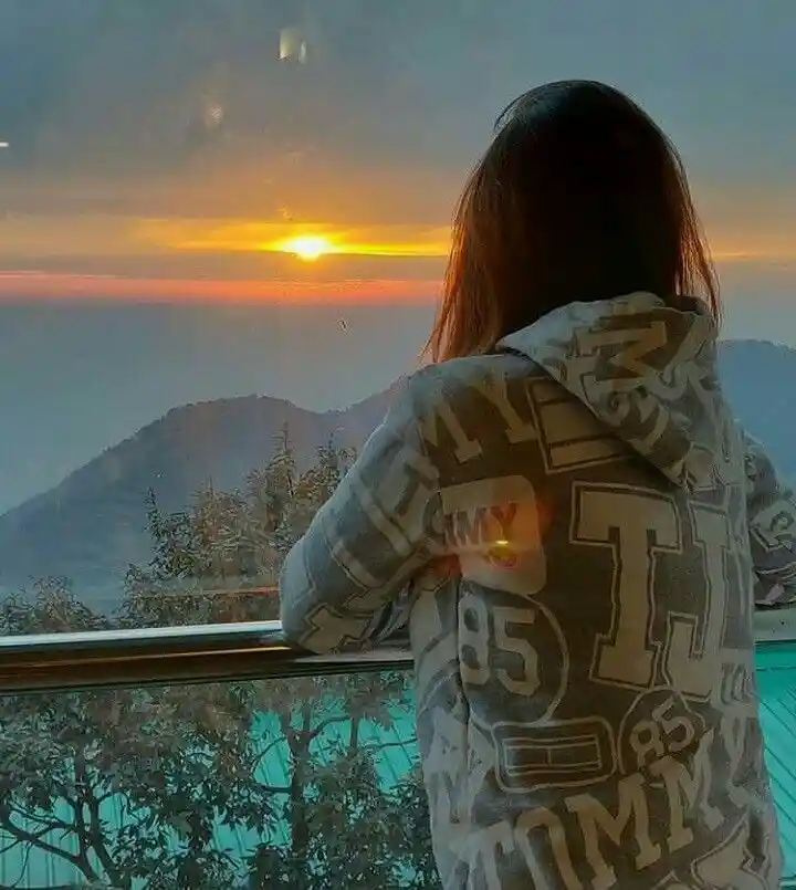 sad-girl-dp-for-whatsapp