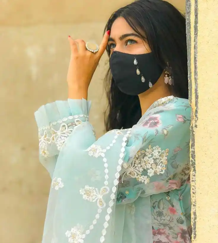 aesthetic-mask-girl-dp-images