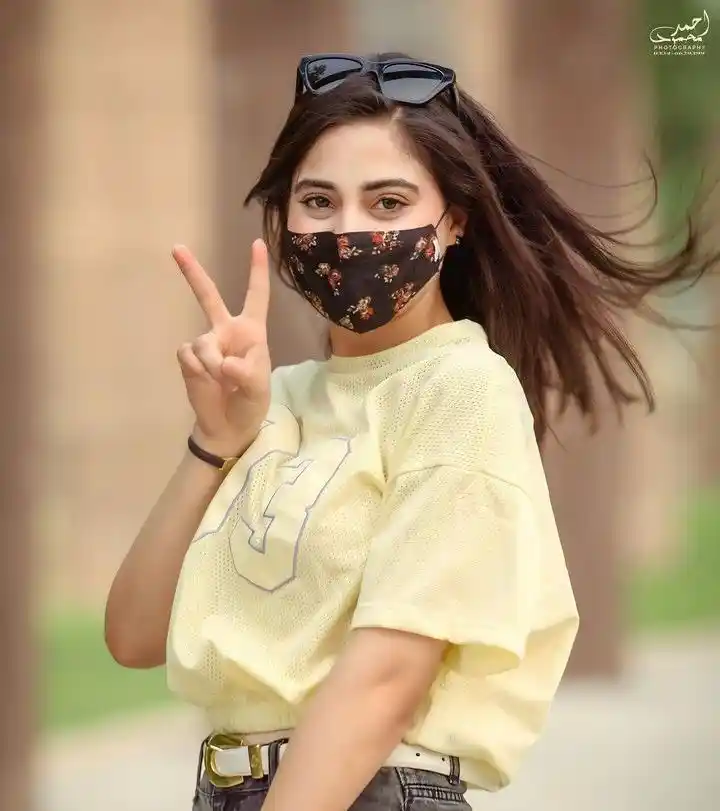 aesthetic-mask-girl-dp-images