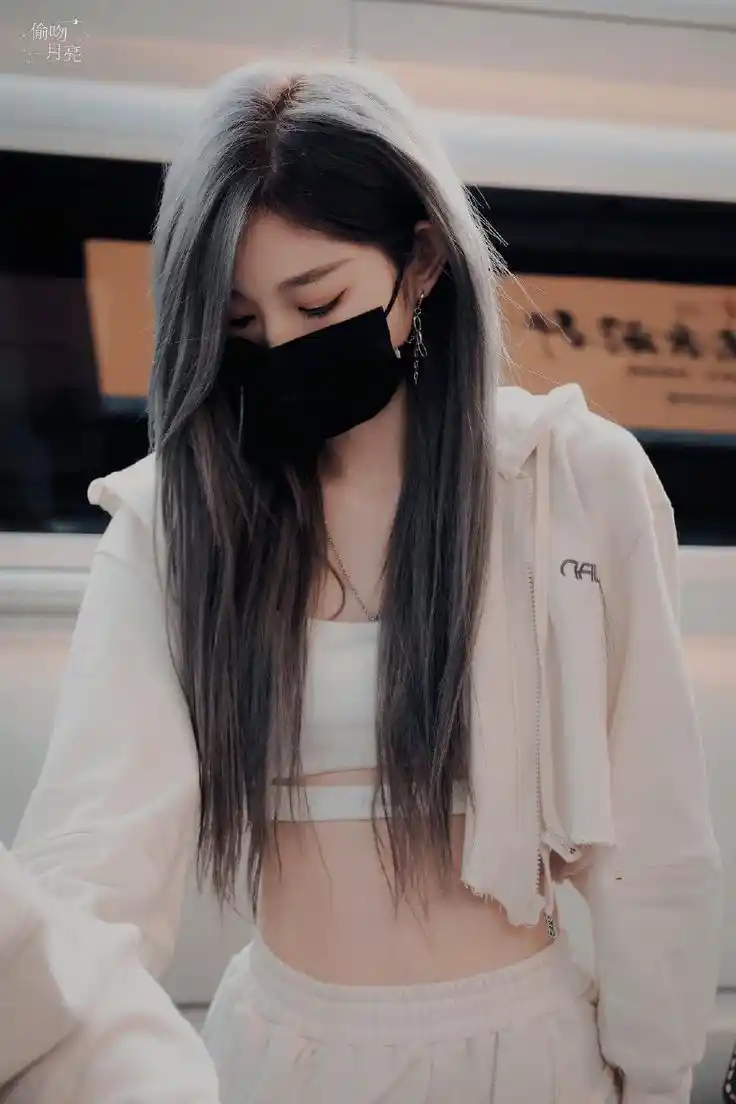 atittude-mask-girl-dp