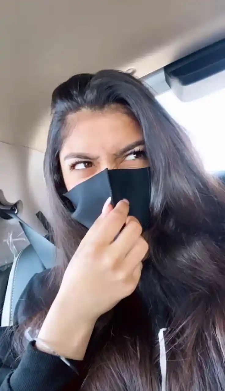 instagram-mask-girl-dp