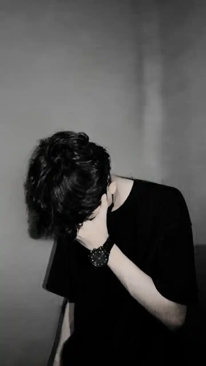 mirror-iphone-selfie-boys-dp