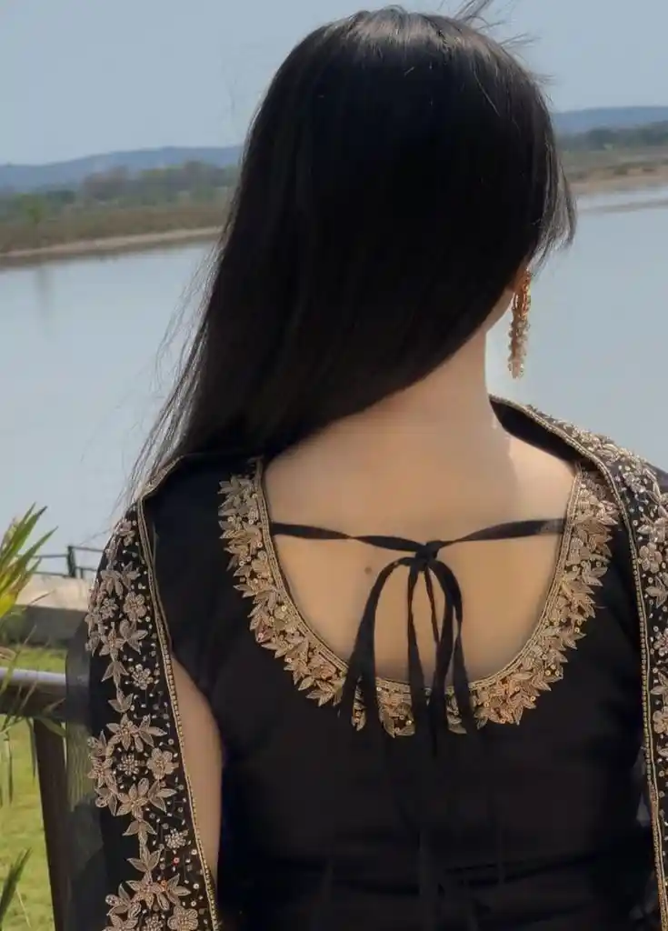 cute-girl-dp-instagram-whatsapp